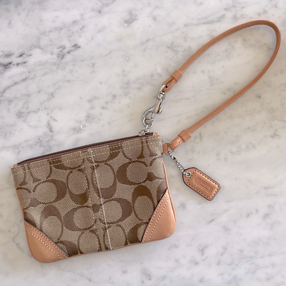 Wristlet